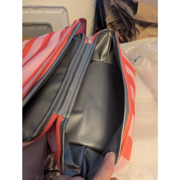 NWT Victoria's Secret Striped Insulated Beach Cooler Backpack - Picture 4 of 6